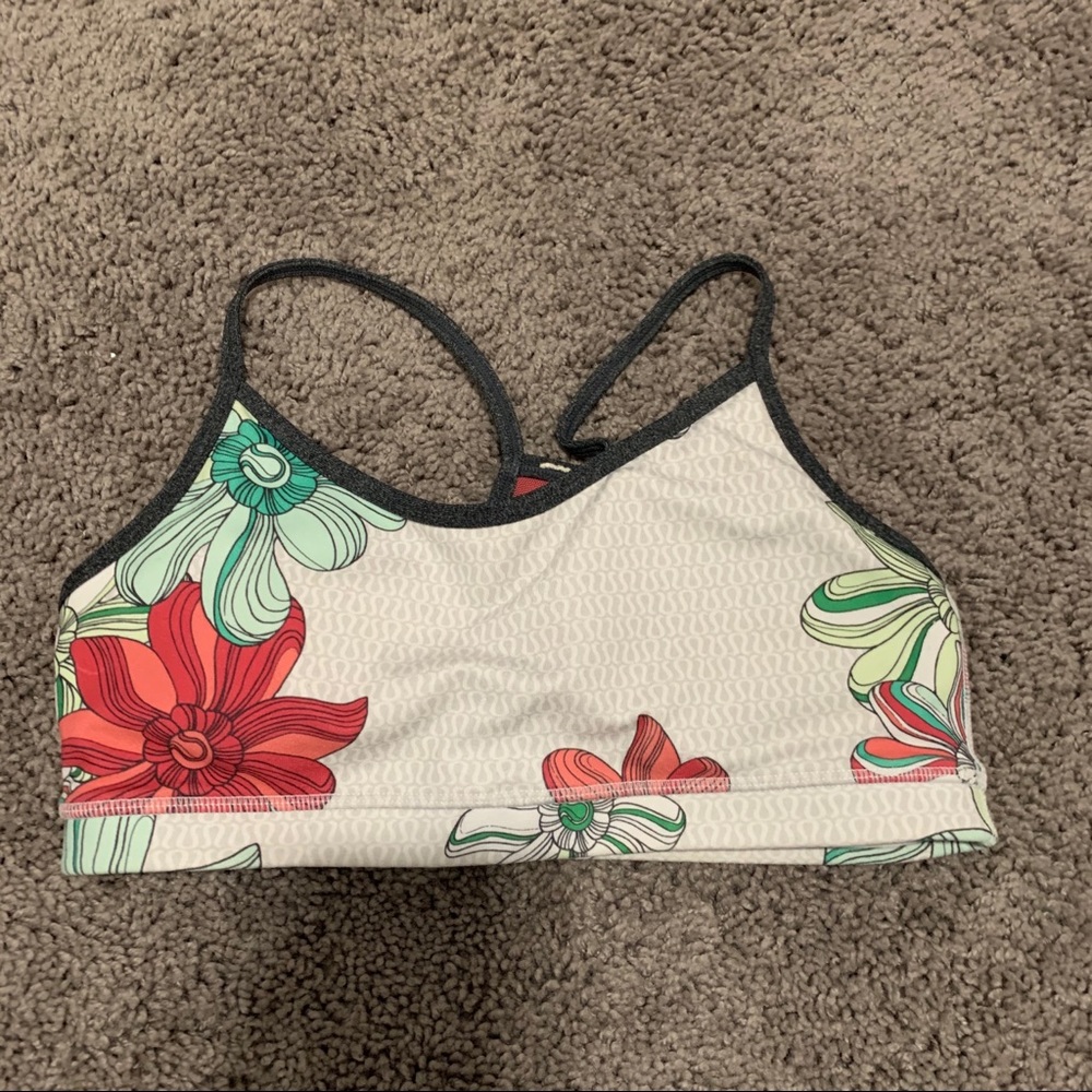 Lululemon bra size 6